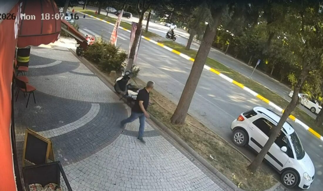 Bahçelievler Mahallesi 102. Cadde üzerinde