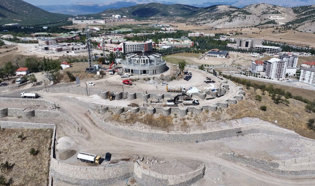 Çalışmalar kapsamında çelik çatı montajı
