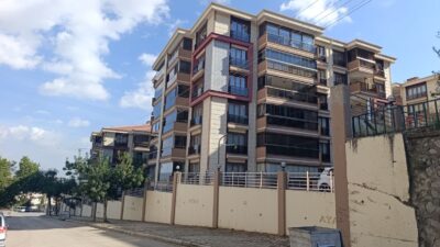 Olay bugün sabah saat 07.30 sıralarında Emre Mahallesi 3856 sokakta