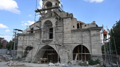 Isparta’da uzun yıllardır atıl durumda olan tarihi Aya Yorgi Kilisesi,