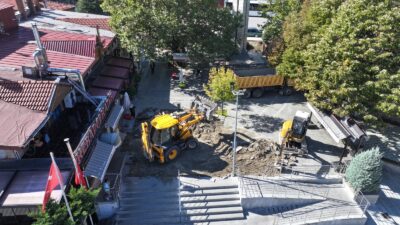 Isparta Belediye Başkanı Şükrü Başdeğirmen’in öncülüğünde kent genelinde sürdürülen kaldırım
