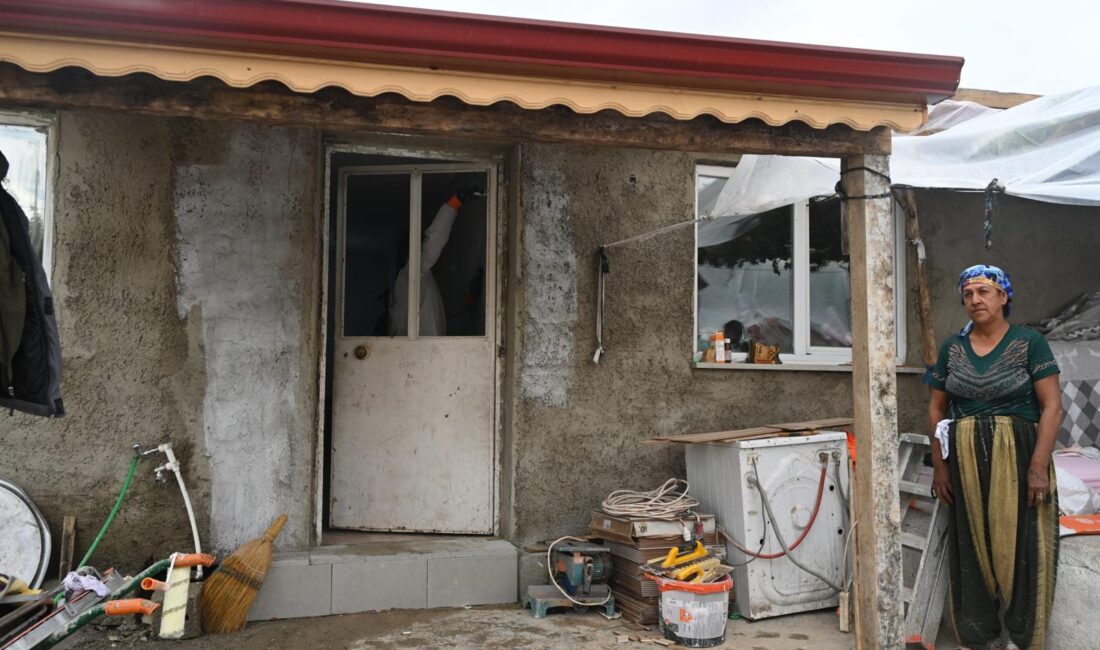 Vatan Mahallesi’nde yaşadıkları evin göçmesi