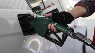 Pazartesi günü benzine gelen 4 TL 37 kuruşluk indirimin ardından