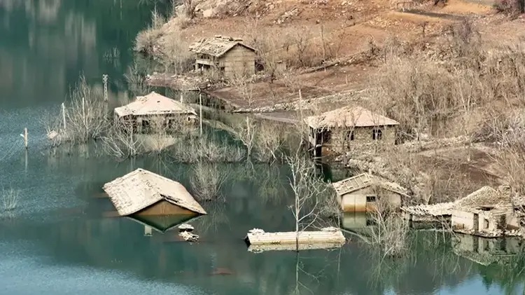 Isparta'nın Sütçüler ilçesinde baraj sularının