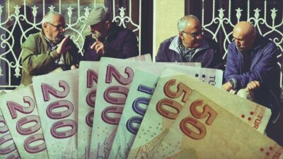 AK Parti kaynaklarından edinilen bilgiye göre; emekli maaşlarına yapılacak artışın